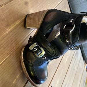 Adorable Freebird booties